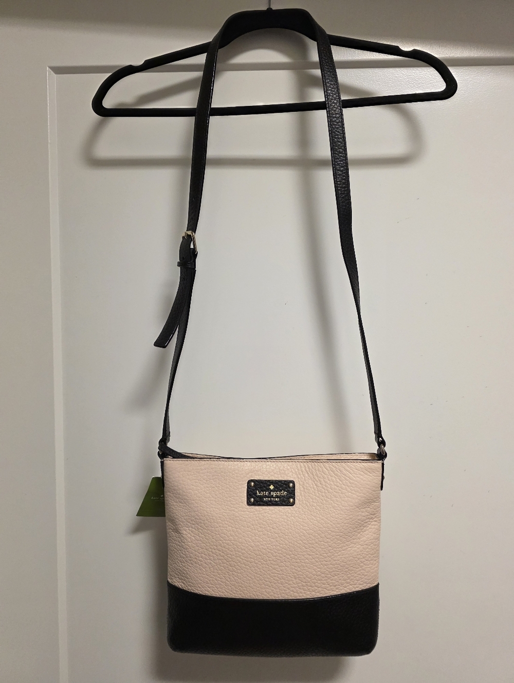 Kate Spade Light Pink and Black Pebbled Leather Crossbody (NWT)